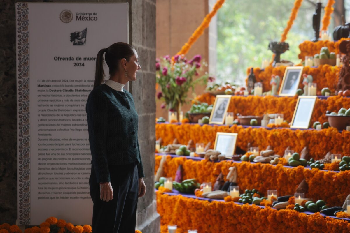 DEDICA GOBIERNO DE MÉXICO ALTAR A HEROINAS MEXICANAS