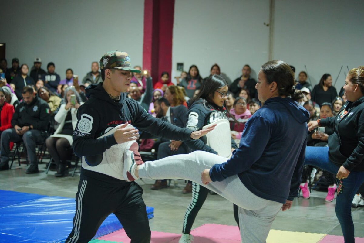 !BIEN ENTRENADAS LAS MUJERES EN GARCÍA! TOMARON CURSO DE DEFENSA PERSONAL