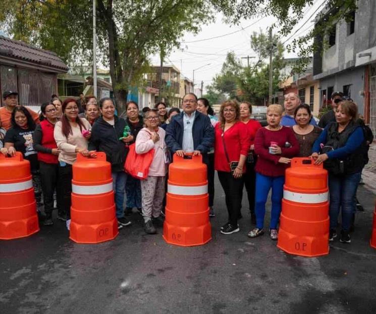 ANDRÉS MIJES ENTREGA OBRA VIAL A ESCOBEDO