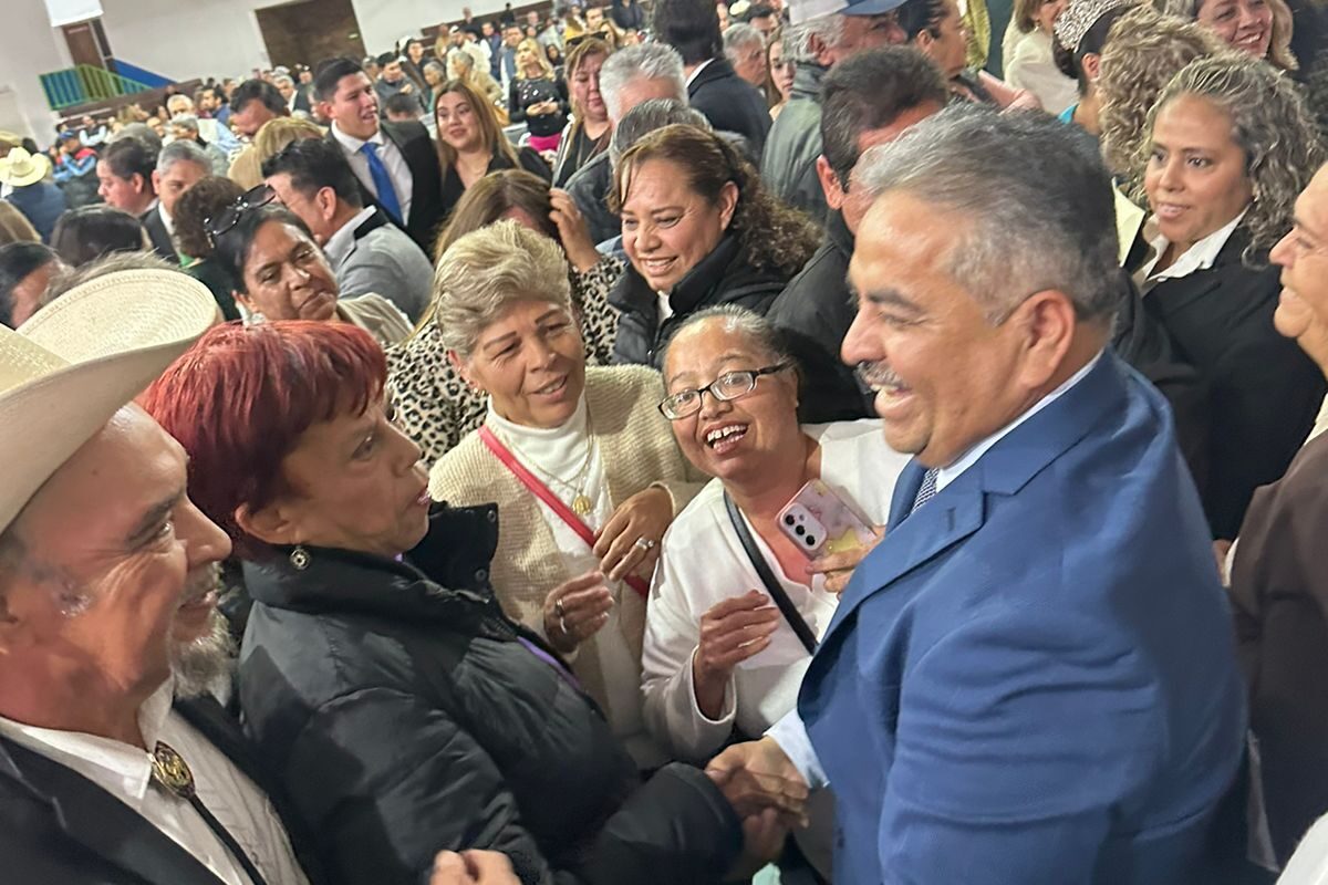 TOMA PROTESTA Y SE COMPROMETE NUEVO ALCALDE EN CUATRO CIÉNEGAS COAHUILA