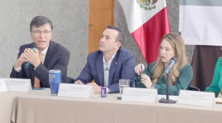 GRITOS Y RECLAMOS EN REUNION POR MEDIO AMBIENTE EN EL CONGRESO DE NUEVO LÉON